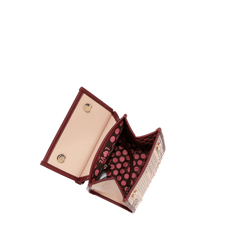 LSR17484-PINK-INTERIOR_bc255300-669d-42e2-8152-e6b6142d6879